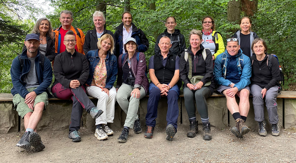 Elsuki unterwegs mit Eltern, Freunden und Unterstützern Elsuki unterwegs mit Eltern, Freunden und Unterstützern